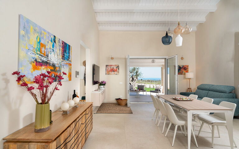 Villa Mora: Dining Room, Living Room