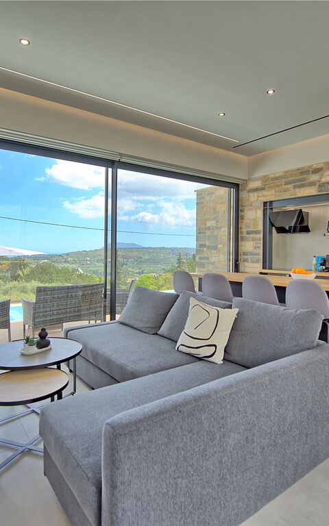 Villa Kallos: Dining Room, Kitchen, Living Room