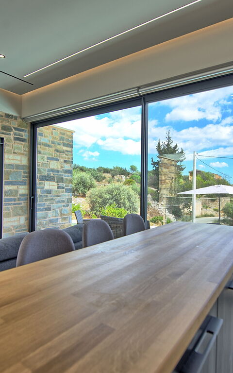 Villa Kallos: Dining Room, Kitchen, Living Room