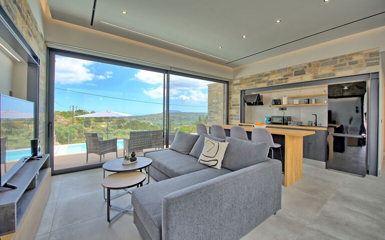 Villa Kallos: Dining Room, Kitchen, Living Room