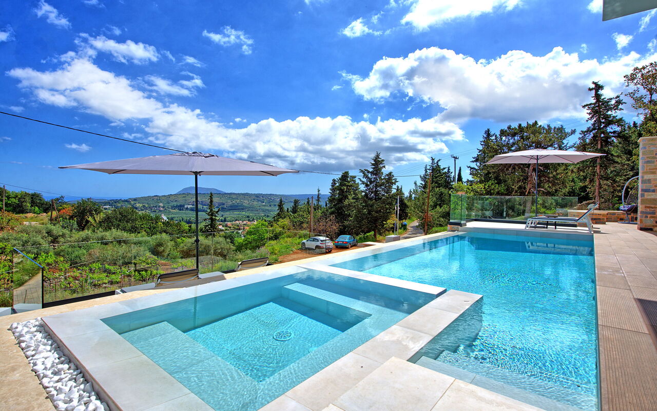 Villa Kallos: Pool, Scenic View