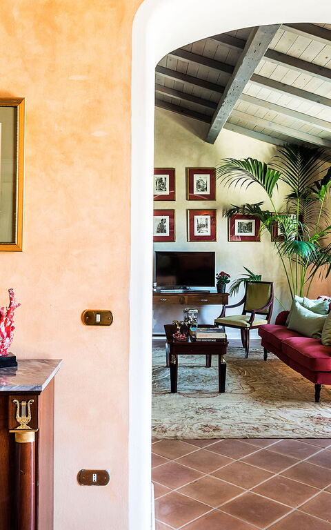 Don Salvatore: Living Room