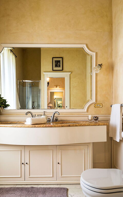 Don Salvatore: Bathroom