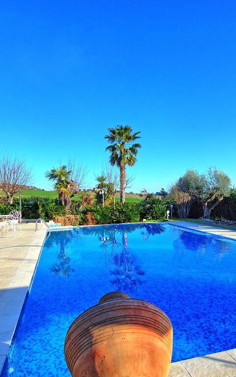 Villa Vittoria: Outdoor, Pool