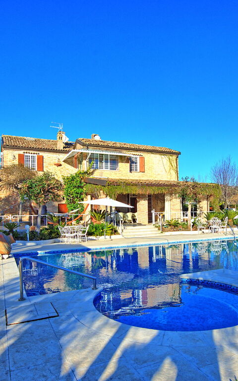 Villa Vittoria: Outdoor, Pool
