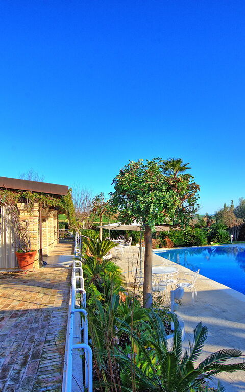 Villa Vittoria: Outdoor, Pool