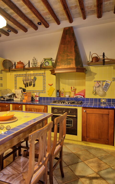 Villa Vittoria: Dining Room, Kitchen