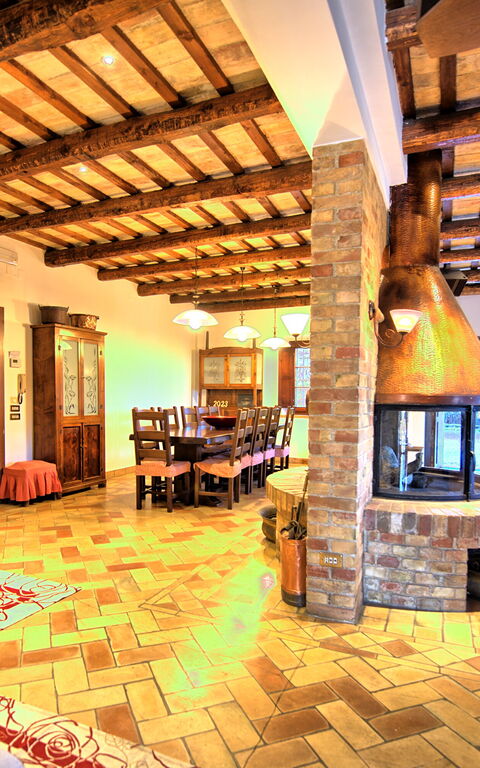 Villa Vittoria: Dining Room, Living Room