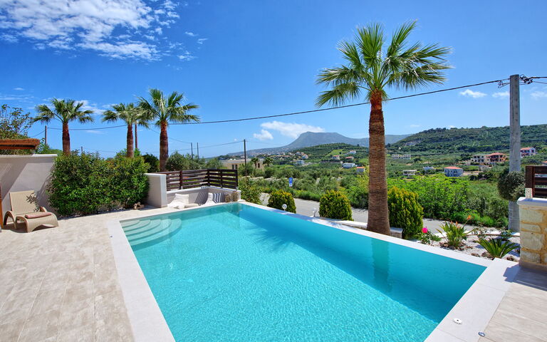 Villa Kostantina: Outdoor, Pool, Summer