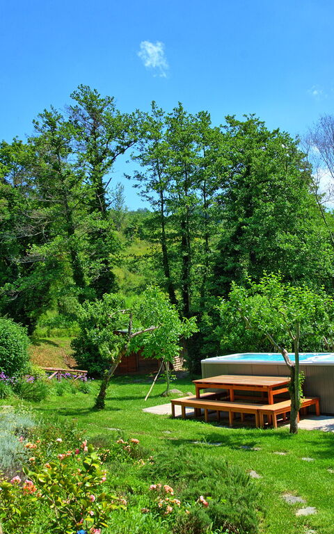 Villa Mulino: Building Exterior, Garden, Hot Tub, Outdoor, Pool