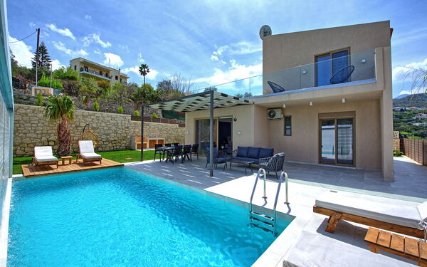 Villa Silentium Ionia: Outdoor, Pool