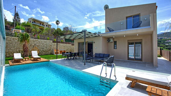 Villa Silentium Ionia: Outdoor, Pool