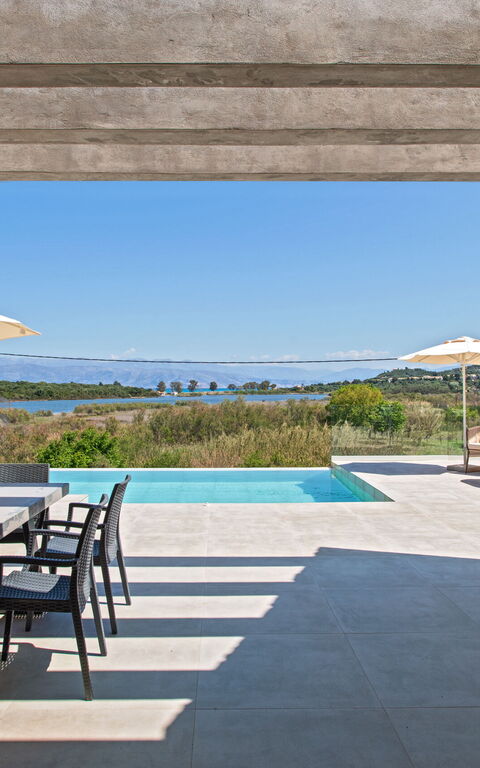 Villa Otter: Outdoor, Pool, Scenic View