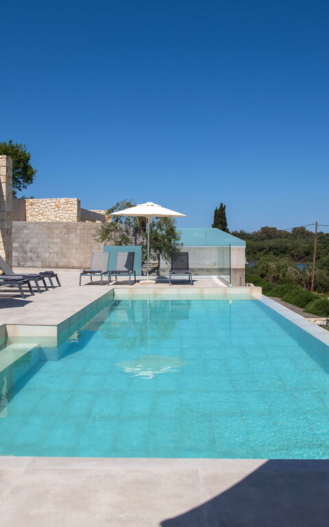 Villa Otter: Outdoor, Pool