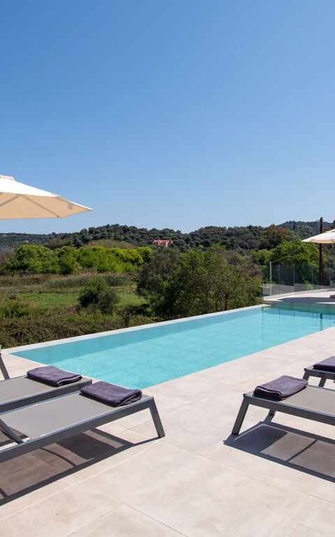 Villa Otter: Outdoor, Pool, Scenic View