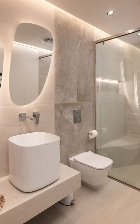 Seaview Lux: Bathroom