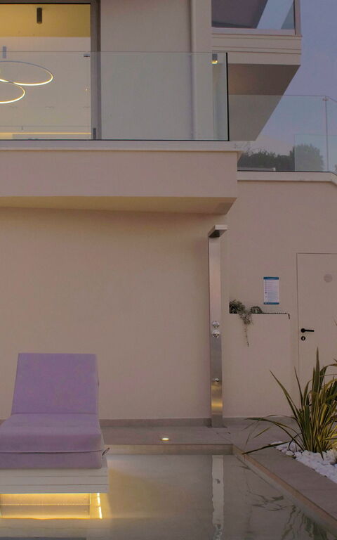 Seaview Lux: Outdoor, Pool