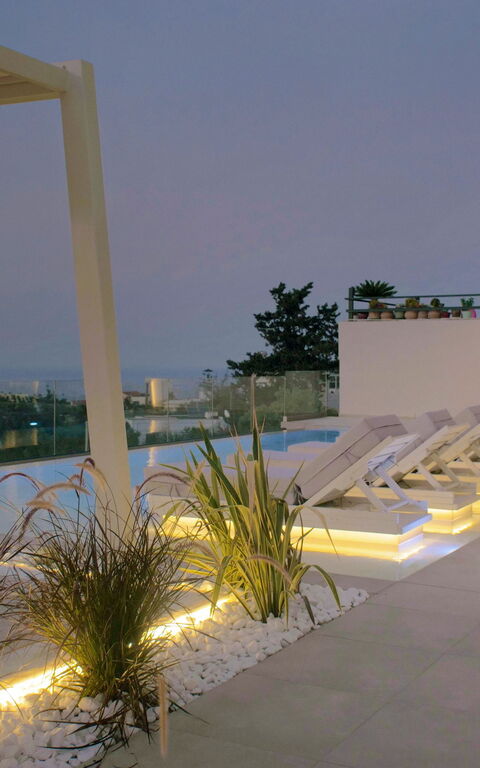 Seaview Lux: Outdoor, Pool