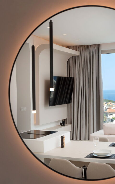 Seaview Lux: Kitchen, Living Room