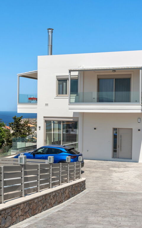 Seaview Lux: Building Exterior, Main Entrance, Outdoor