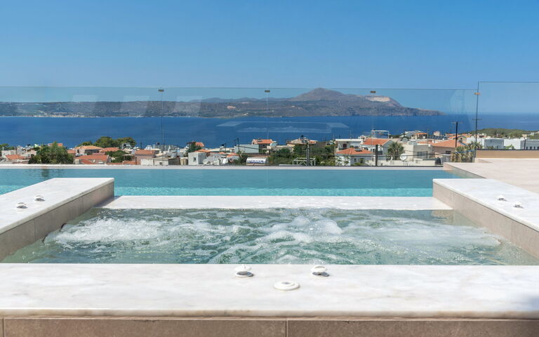 Seaview Lux: Building Exterior, Hot Tub, Outdoor