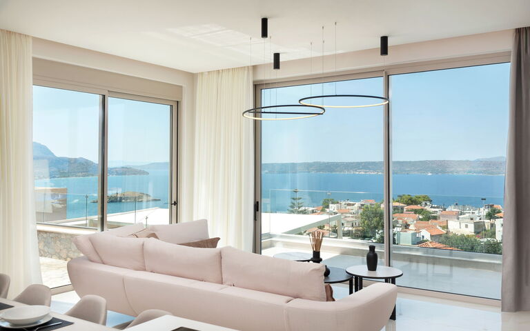 Seaview Lux: Kitchen, Living Room