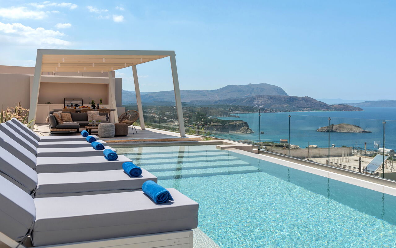 Seaview Lux: Building Exterior, Outdoor, Pool