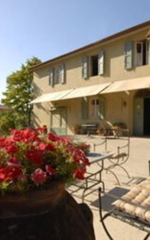 Bello Stare: Building Exterior, Outdoor