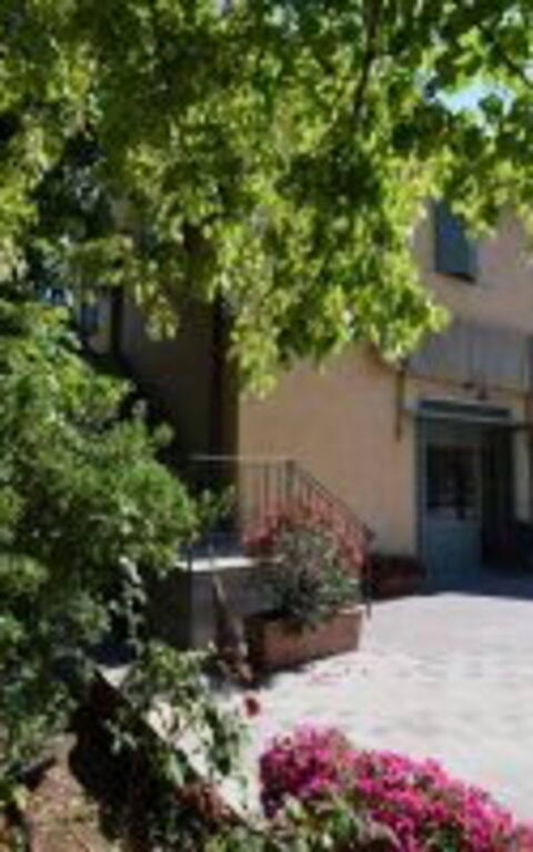 Bello Stare: Building Exterior, Outdoor