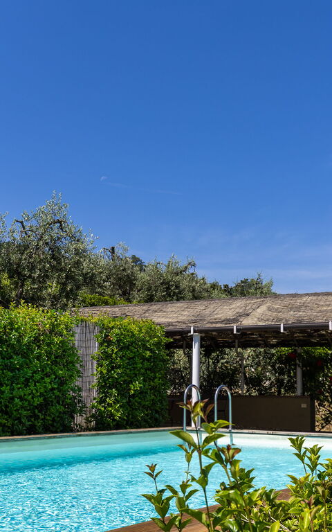 Bello Stare: Outdoor, Pool