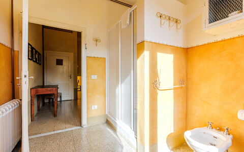 Accommodation Giallone: Bathroom