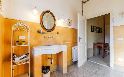 Accommodation Giallone: Bathroom