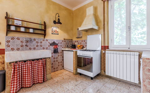 Accommodation Rossello: Dining Room, Kitchen