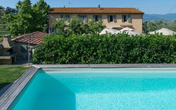 Bello Stare: Building Exterior, Outdoor, Pool