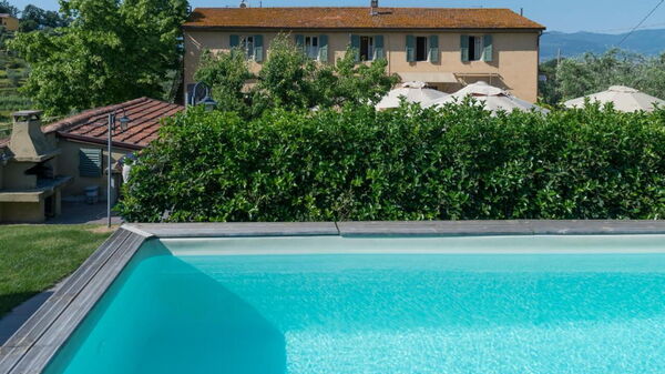 Bello Stare: Building Exterior, Outdoor, Pool