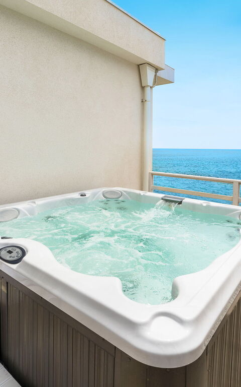 Villa Hermes: Outdoor, Scenic View, Summer, Wellness