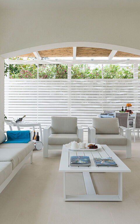 Villa Hermes: Building Exterior