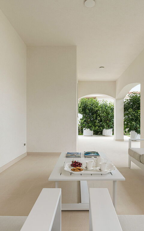 Villa Hermes: Building Exterior