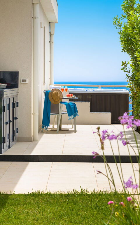 Villa Hermes: Garden, Outdoor, Scenic View, Summer