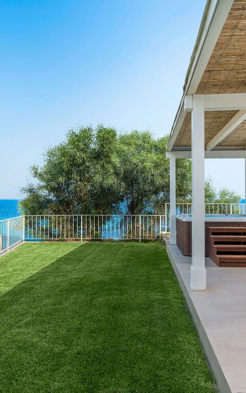 Stella Maris: Building Exterior, Garden, Hot Tub, Outdoor, Scenic View