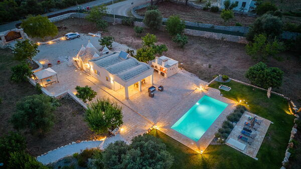 Trullo Adea: Pool, Scenic View