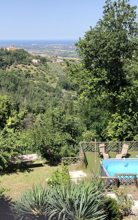 La Nocciola: Garden, Pool