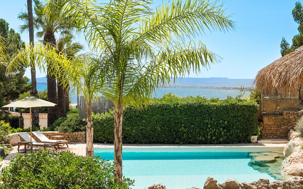 Villa Madda: Outdoor, Pool