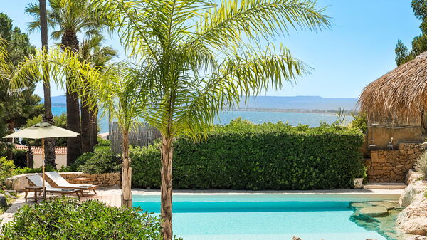 Villa Madda: Outdoor, Pool