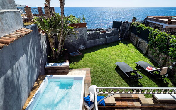 Casa Tecla: Garden, Pool