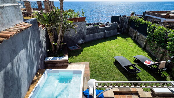 Casa Tecla: Garden, Pool