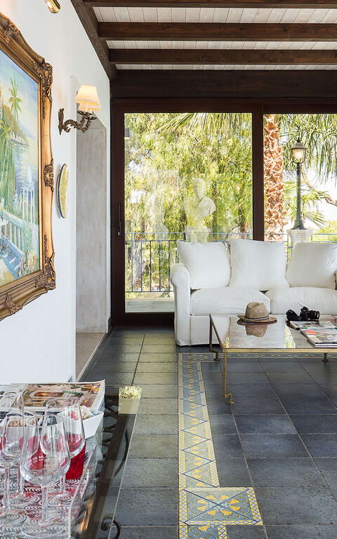 Buena Vista: Living Room