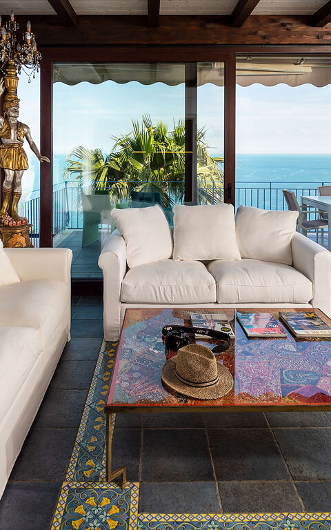 Buena Vista: Living Room