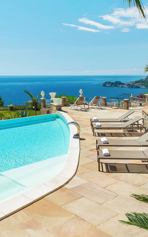 Buena Vista: Building Exterior, Outdoor, Pool, Scenic View