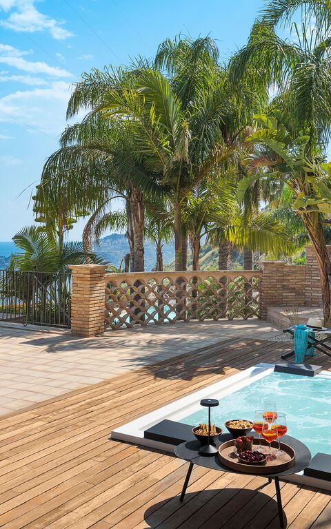 Buena Vista: Building Exterior, Hot Tub, Outdoor, Scenic View